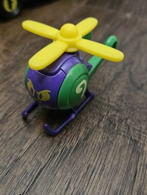 Quizz the Riddler Helicopter DC Diecast Batcast Batwheels toy Used Condition . 